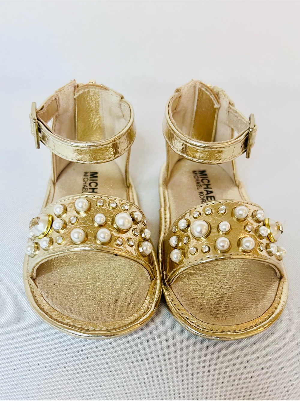 👶✨ Michael Kors Baby Girls Gold Pearl Embellished Sandals – New✨